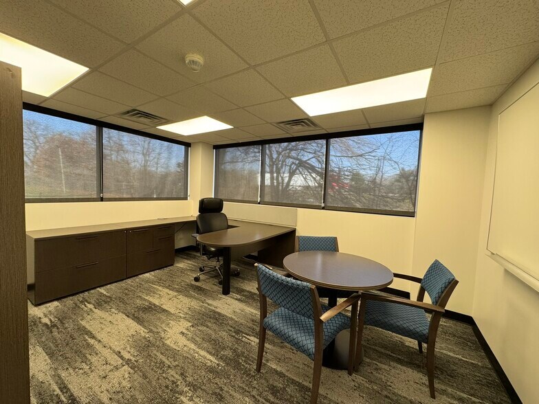 More Photos Of 2958 Gateway Dr, Elkhart Office For Sale