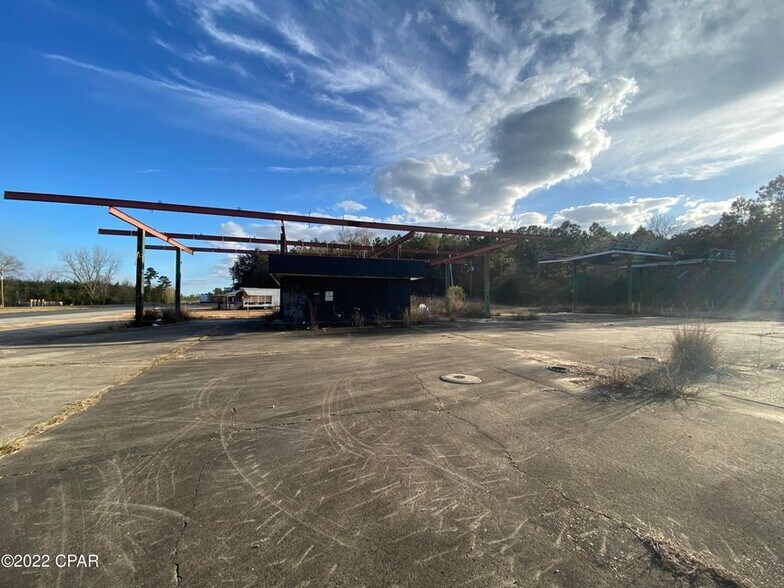 More Photos Of 5509 HWY 231, Campbellton Service Station For Sale