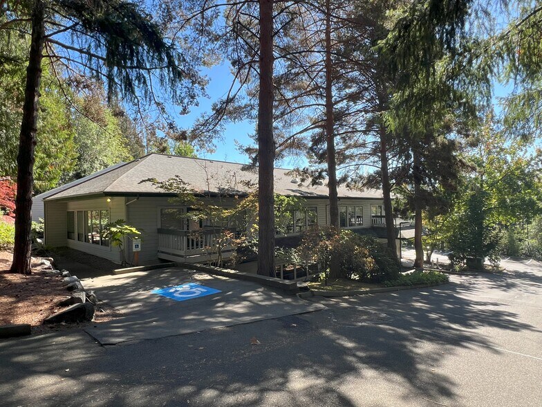 More Photos Of 11415 Ne 128th St, Kirkland Office For Sale