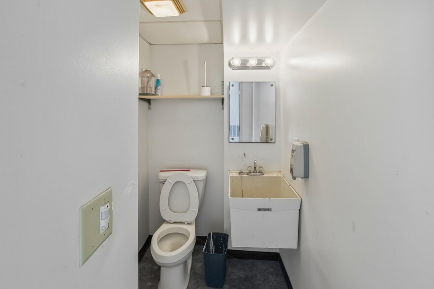More Photos Of 50 Clara St, Landisville Warehouse For Sale