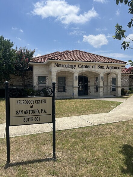 More Photos Of 1314 E Sonterra Blvd, San Antonio Office For Sale