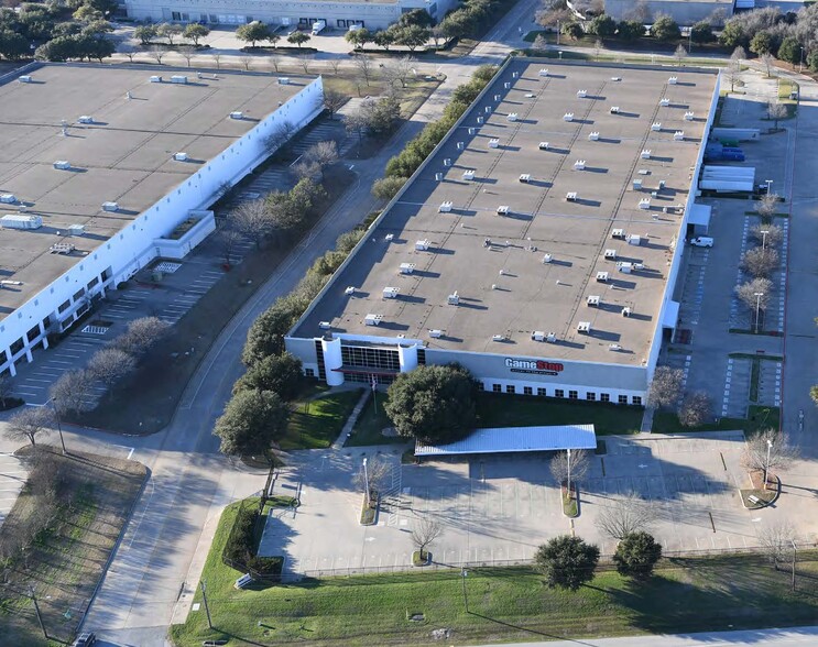 More Photos Of 2200 William D Tate Ave, Grapevine Warehouse For Lease
