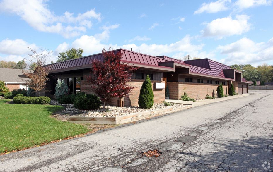 Primary Photo Of 85 E Wilson Bridge Rd, Columbus Medical For Lease