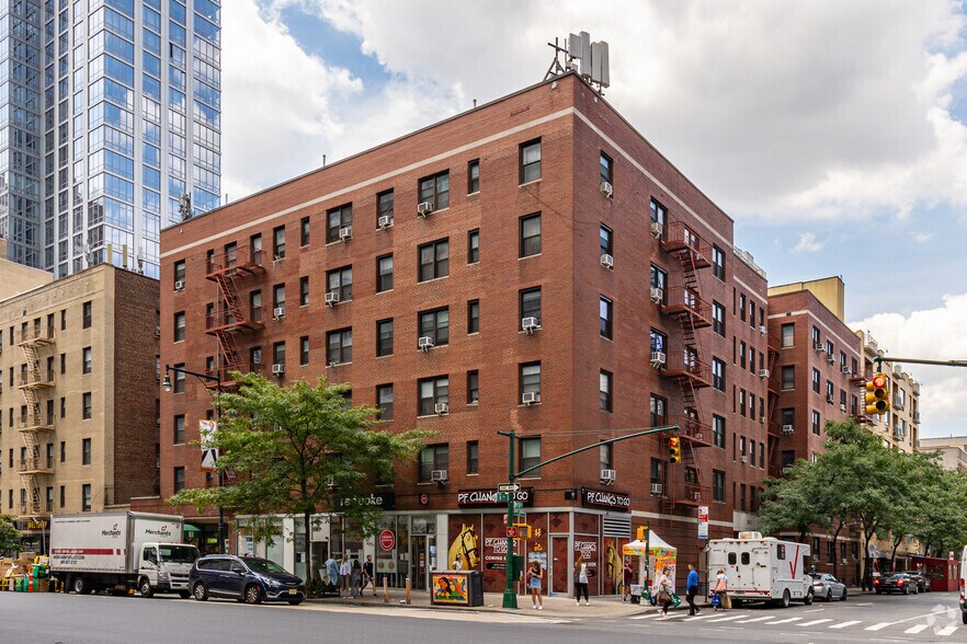 More Photos Of 883 8th Ave, New York Apartments For Lease