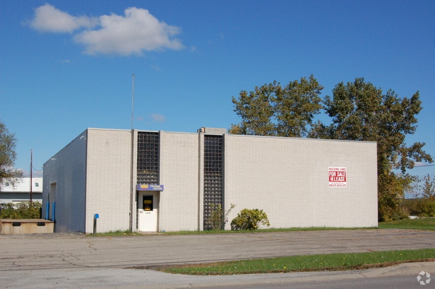 More Photos Of 2350 Brighton Henrietta Twnln Rd, Rochester Service For Lease