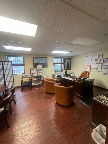 More Photos Of 251 E 5th St, Brooklyn Office Residential For Lease