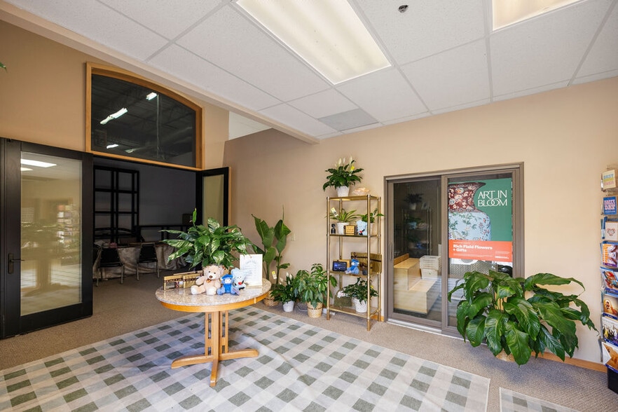 More Photos Of 3209 Terminal Dr, Eagan Warehouse For Sale