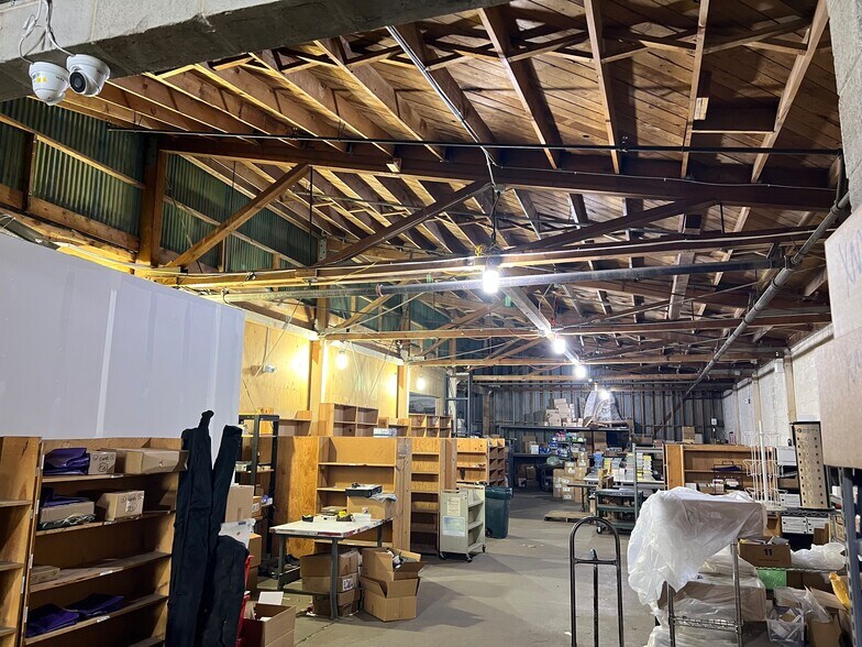 More Photos Of 2483-2495 Washington Ave, San Leandro Light Manufacturing For Lease