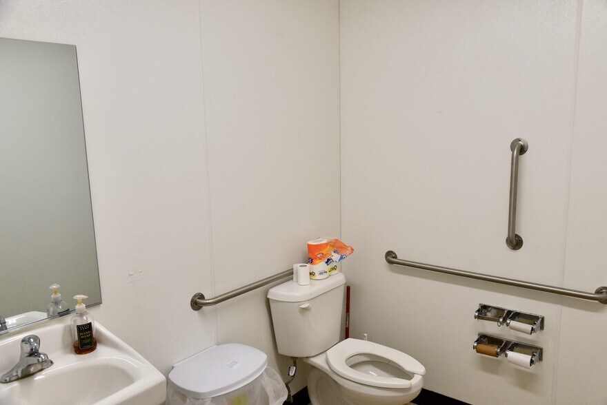 More Photos Of 1910 Eastgate Ave, Pierre Freestanding For Sale