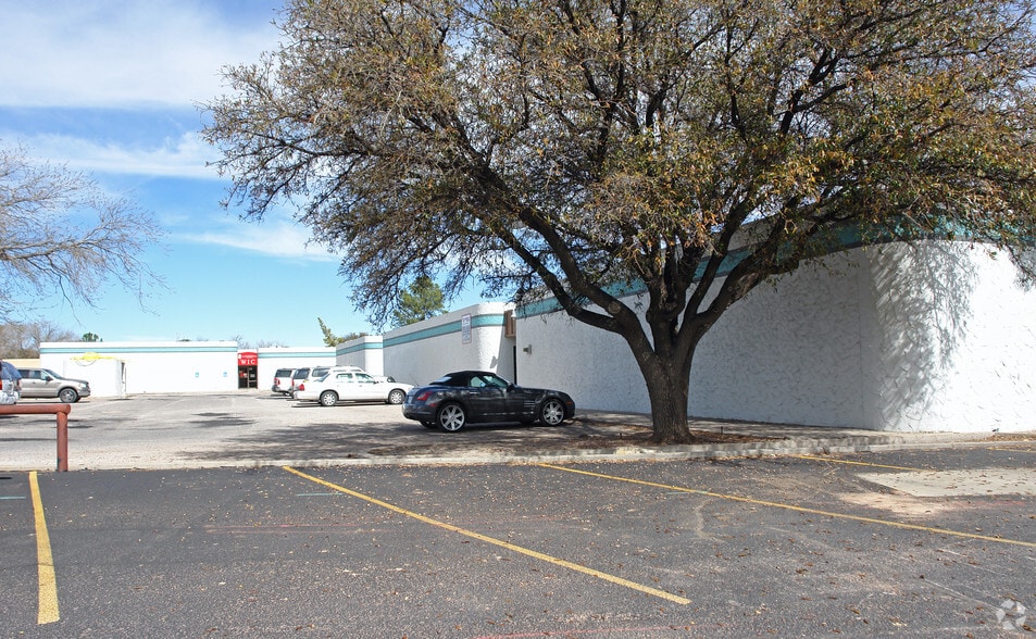 More Photos Of 835 Tower Dr, Odessa Office For Sale