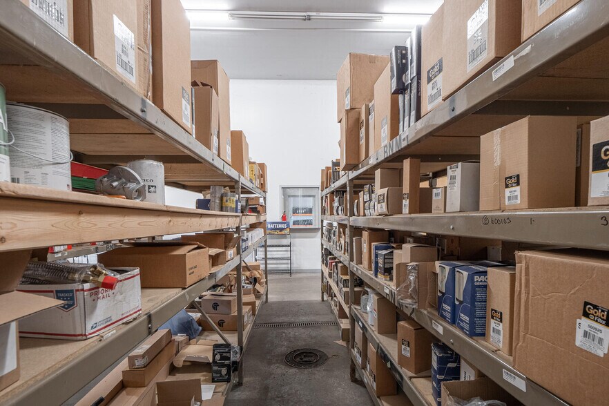 More Photos Of 1116 W County Road 450 N, Brazil Truck Terminal For Lease