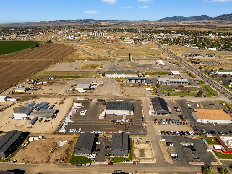 More Photos Of 203 Fletching Way, Belgrade Flex For Sale