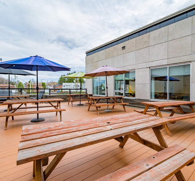 More Photos Of 2489 Saint-Dominique Rue, Jonquiere Bank For Sale