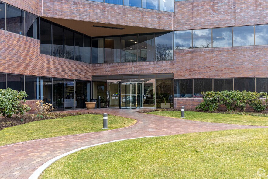 More Photos Of 1 Hartwell Pl, Lexington Office For Lease