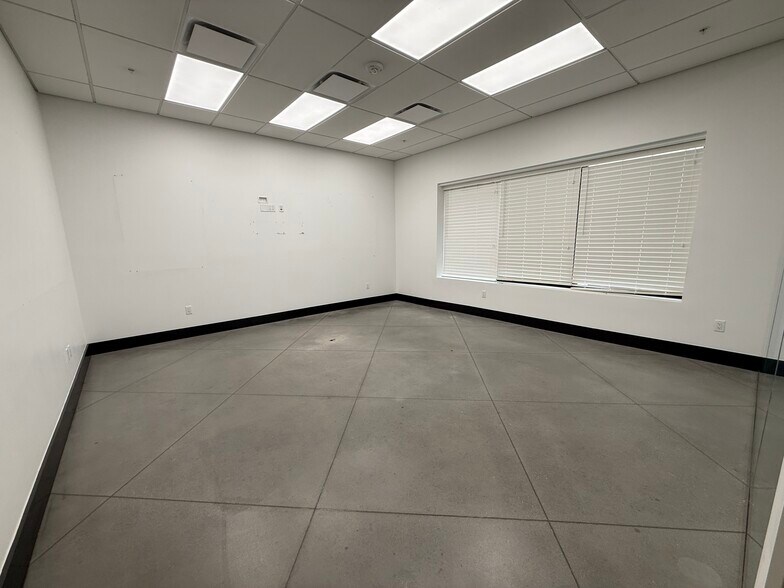 More Photos Of 3000 S Sierra Vista Way, Provo Warehouse For Lease