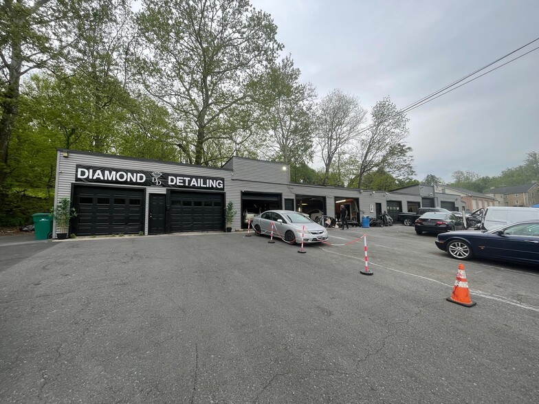 Primary Photo Of 1070 Applebutter Rd, Bethlehem Auto Repair For Sale