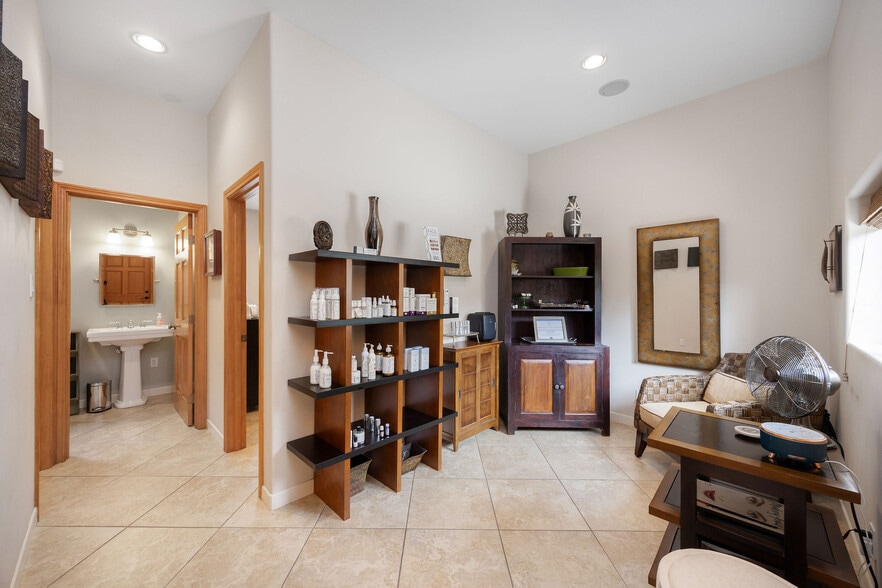 More Photos Of 1817 Euclid St, Santa Monica Apartments For Sale