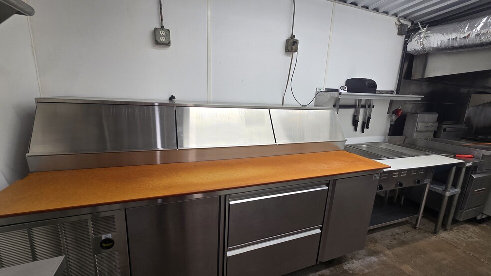 More Photos Of 4021 Acton Hwy, Granbury General Retail For Lease