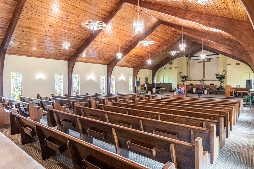 More Photos Of 6205 Miller Ln, Dayton Religious Facility For Sale