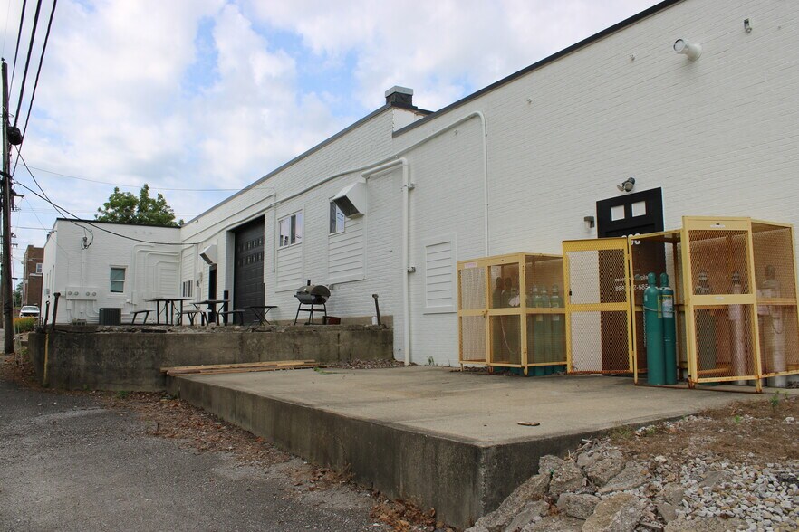 More Photos Of 150 W Clinton St, Danville Light Distribution For Sale