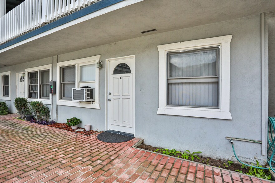 More Photos Of 310 W Mountain View Ave, Glendora Apartments For Sale