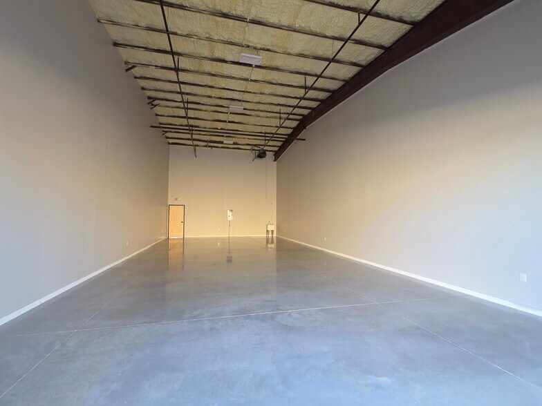 More Photos Of 401 Chitalpa St, Leander Industrial For Lease