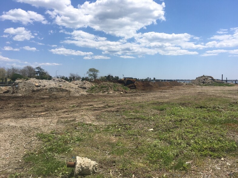 More Photos Of 377 Woodcleft Ave, Freeport Storefront Retail Residential For Sale