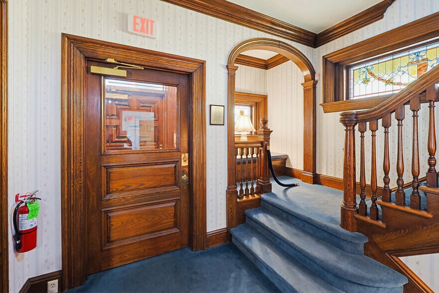 More Photos Of 1501 Lonsdale Ave, Lincoln General Retail For Sale