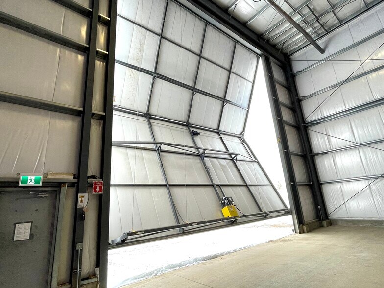 More Photos Of 20 Veenstra Dr, Red Deer County Warehouse For Lease