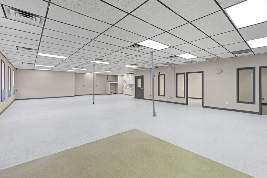 More Photos Of 1700 55th St, Boulder Warehouse For Sale