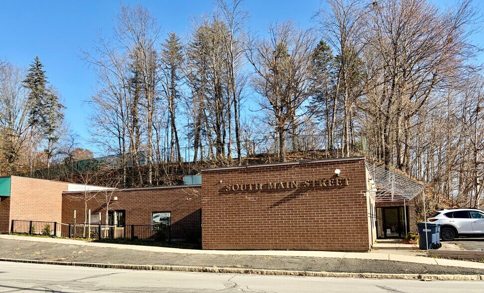 More Photos Of 13-15 S Main St, Oneonta Office For Sale