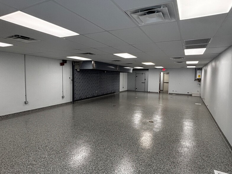 More Photos Of 2714 Bomar Ave, Dallas Restaurant For Lease