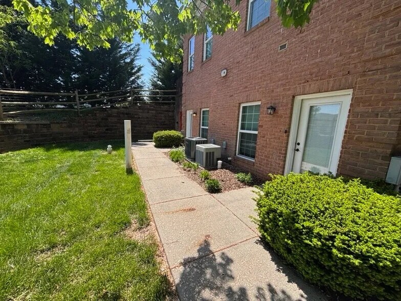 More Photos Of 10260-10268 Baltimore National Pike, Ellicott City Unknown For Lease