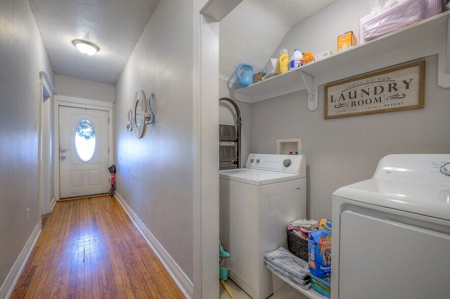 More Photos Of 1017 W 39th St, Kansas City Apartments For Sale