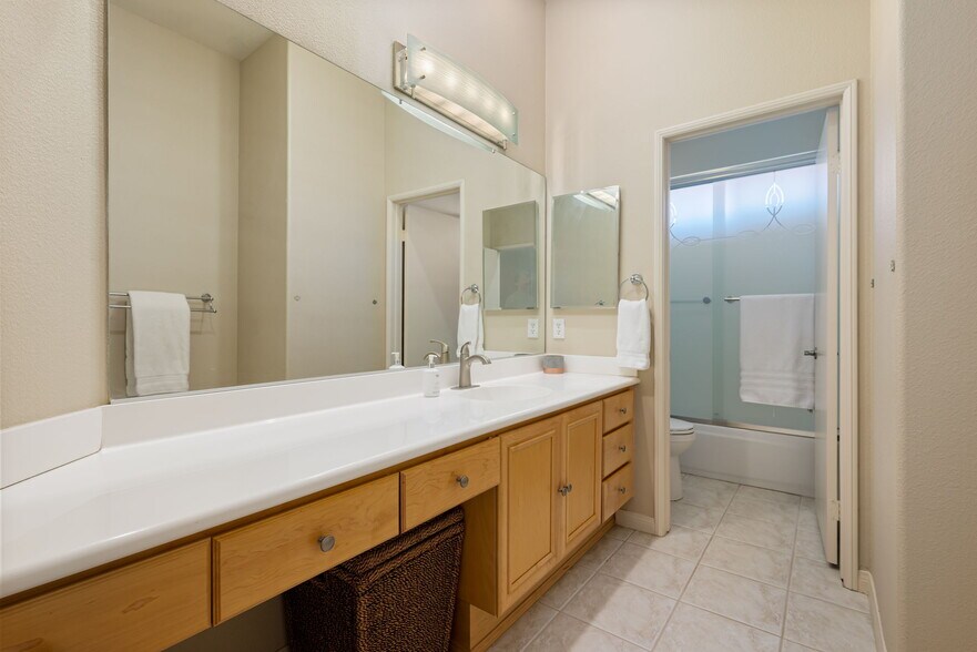 More Photos Of 285 Kavenish Dr, Rancho Mirage Apartments For Sale