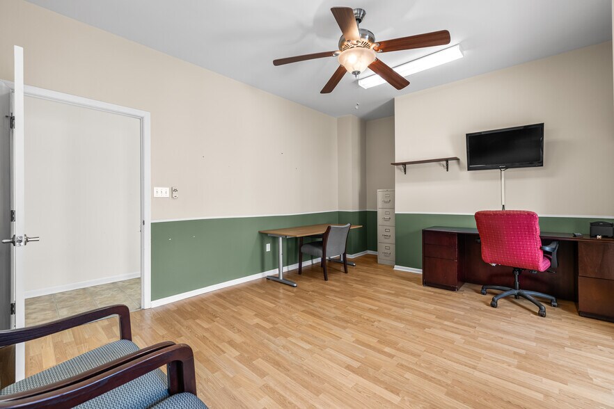 More Photos Of 410 Main St, Reisterstown Medical For Lease