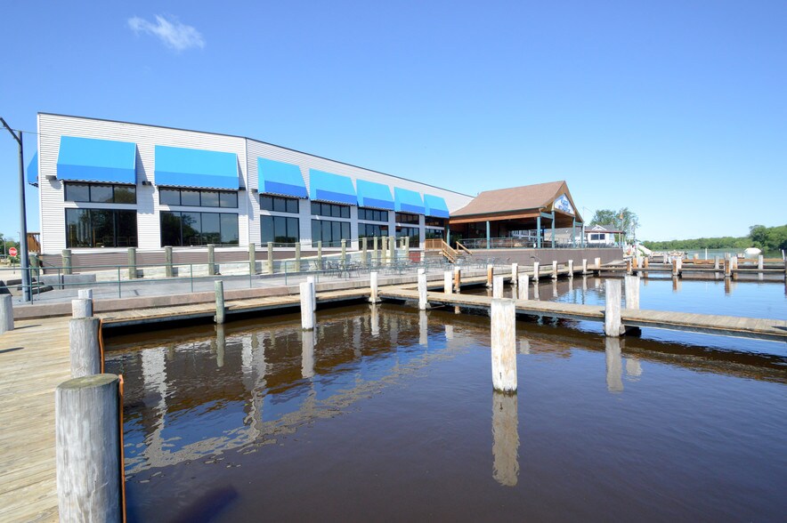 More Photos Of 204 Wolf River Dr, Fremont Marina For Sale