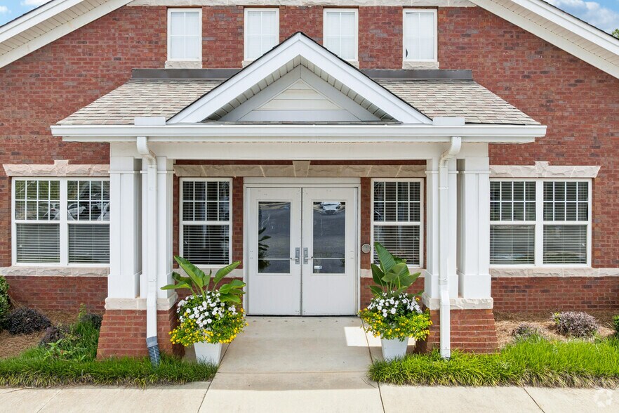More Photos Of 1553 Janmar Rd, Snellville Medical For Lease