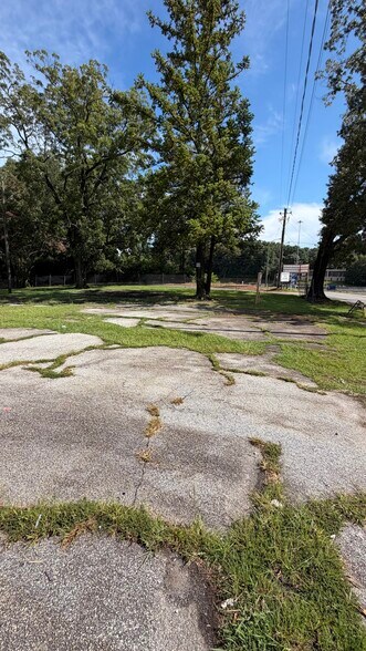 More Photos Of 2554 E Wesley Chapel Way, Decatur Industrial For Lease