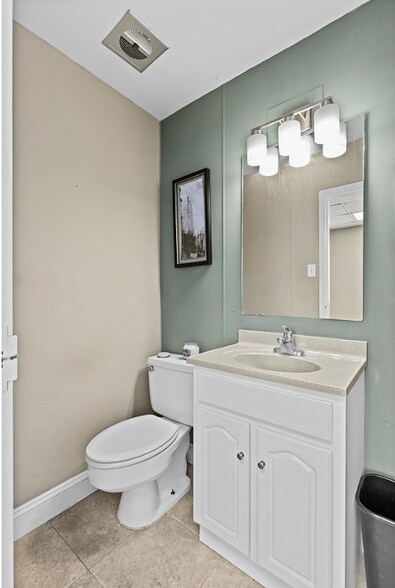 More Photos Of 1901 Gravois Ave, Saint Louis Freestanding For Lease