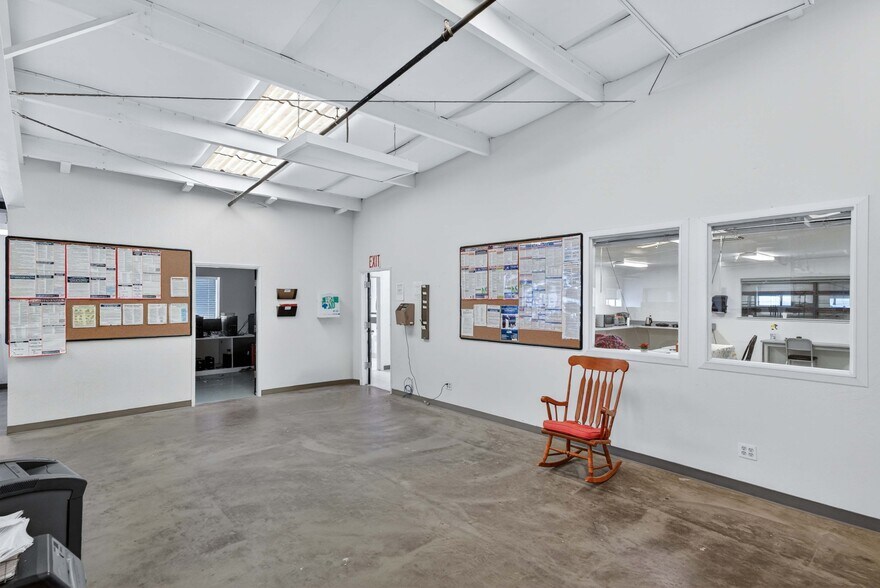 More Photos Of 182 Lewis Rd, Royal Oaks Industrial For Sale
