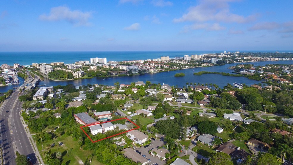 More Photos Of 1630 Redwood St, Sarasota Apartments For Sale