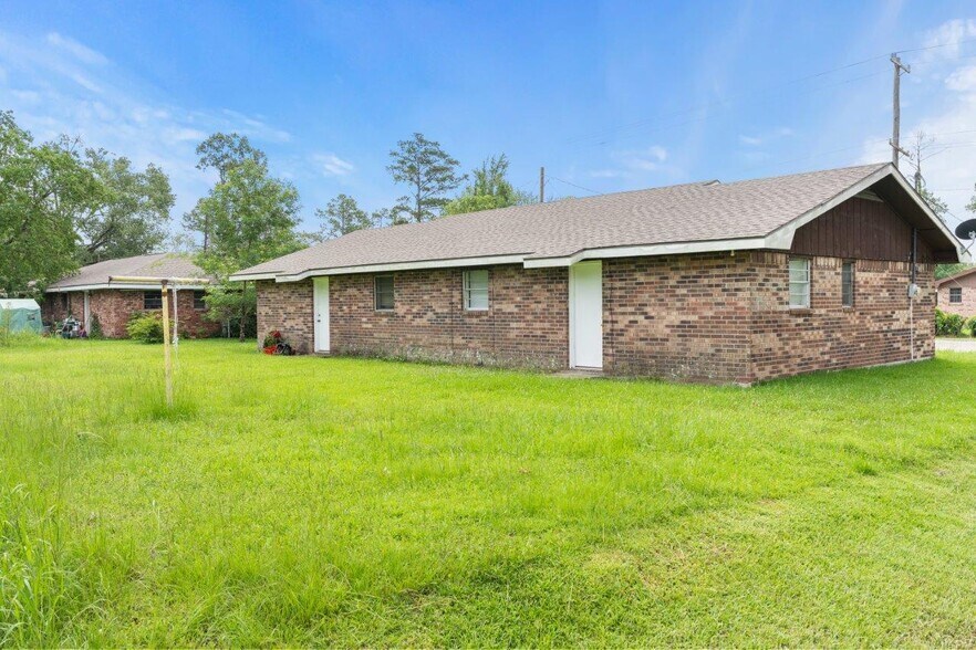 More Photos Of 902 Shady Ln, DeQuincy Apartments For Sale