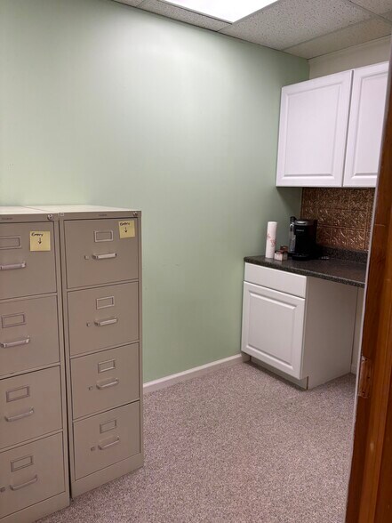More Photos Of 1-8 Manor Dr, Hampton Medical For Lease