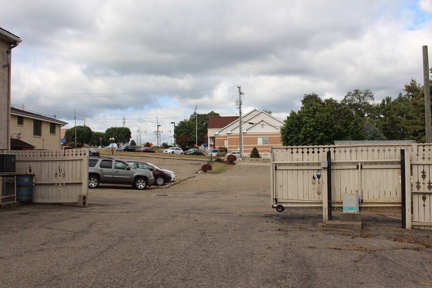 More Photos Of 725 Main St, Wintersville Restaurant For Sale