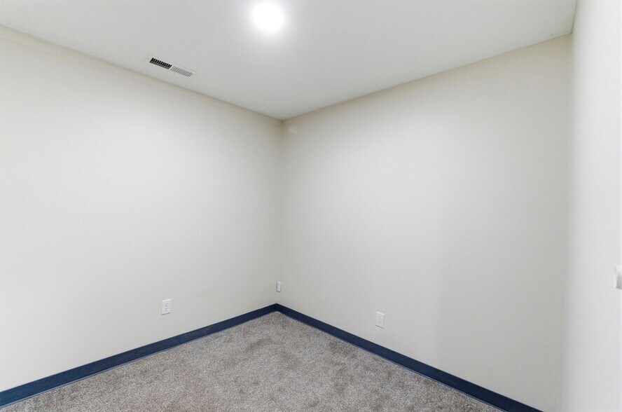 More Photos Of 1420-1426 E Bradford Pky, Springfield Medical For Lease