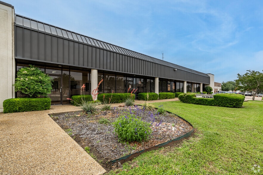 Primary Photo Of 325 Gold St, Garland Warehouse For Lease