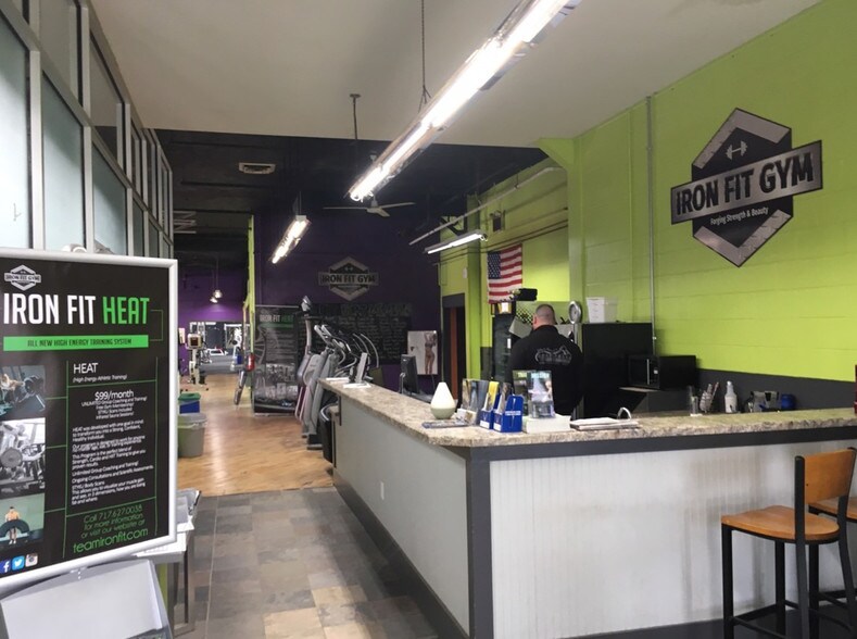 More Photos Of 105 Warwick St, Lititz Freestanding For Sale