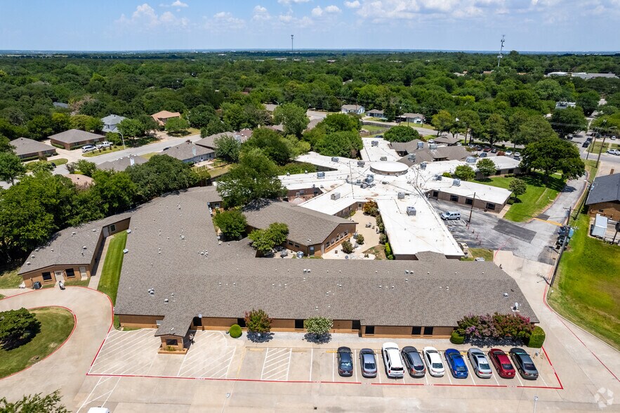More Photos Of 2229 N Carroll Blvd, Denton Skilled Nursing Facility For Sale