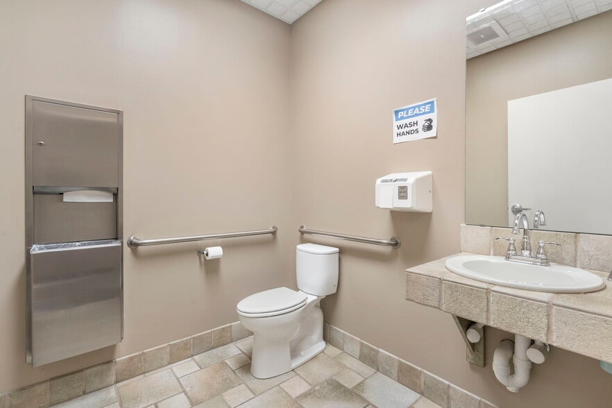 More Photos Of 909 E Republic Rd, Springfield Office For Lease